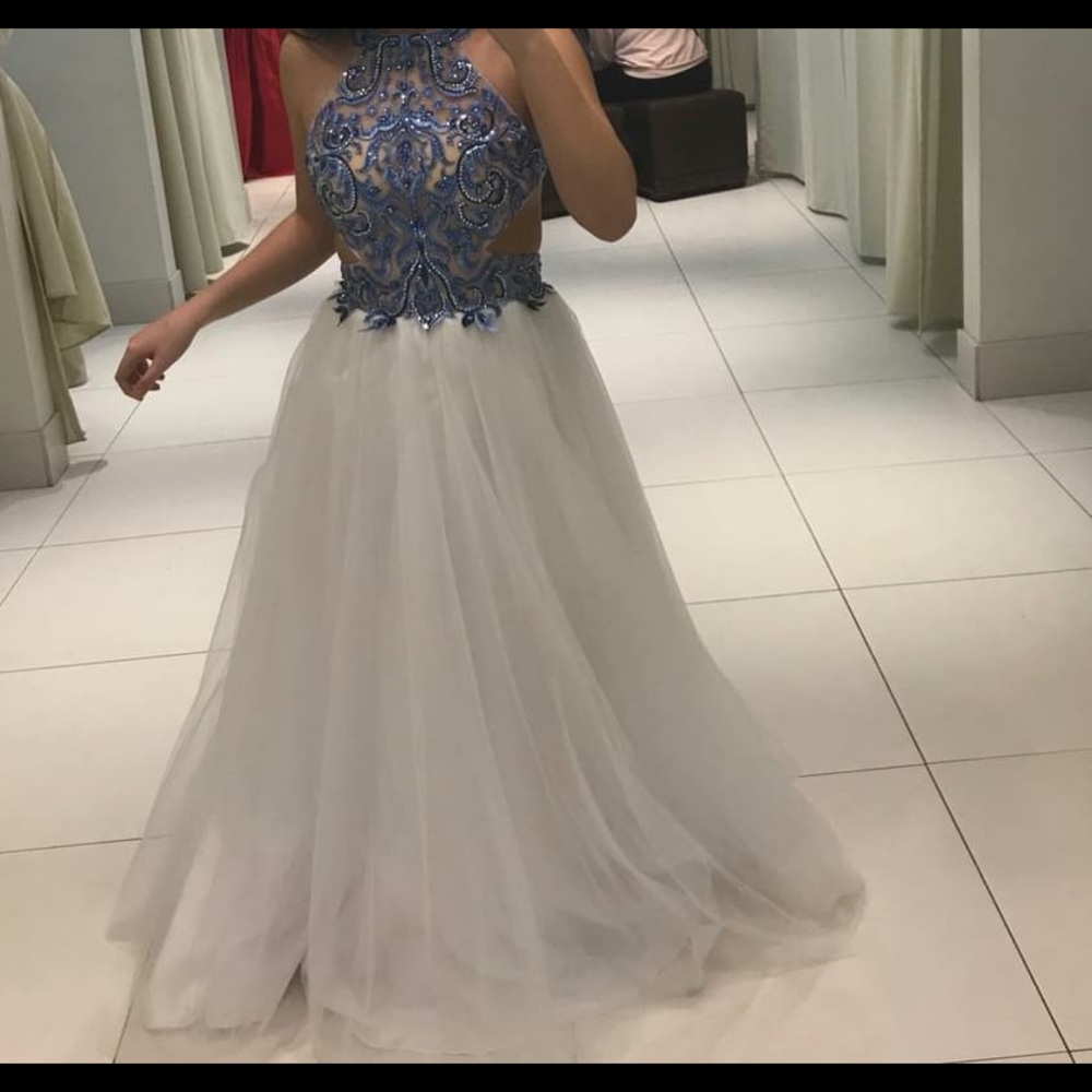 Prom / Homecoming Dress, Halter, Size 2; Camille La Vie